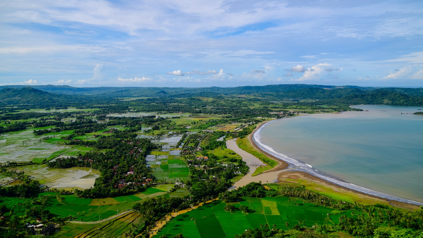 Bentang alam hijau sebagai inspirasi keberlanjutan